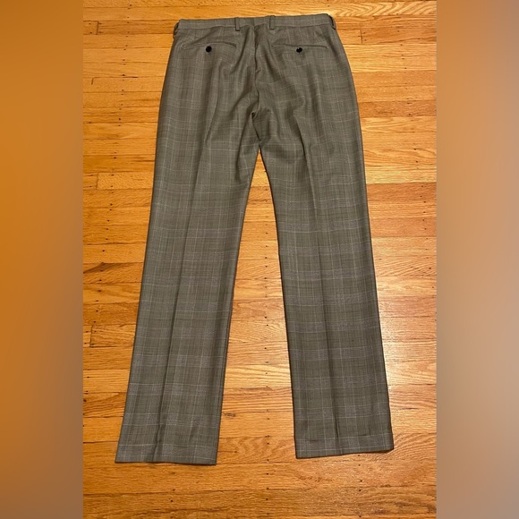 EXPRESS lightweight check wool suit. Jacket 40 short. Pants 31x32. - Picture 8 of 8